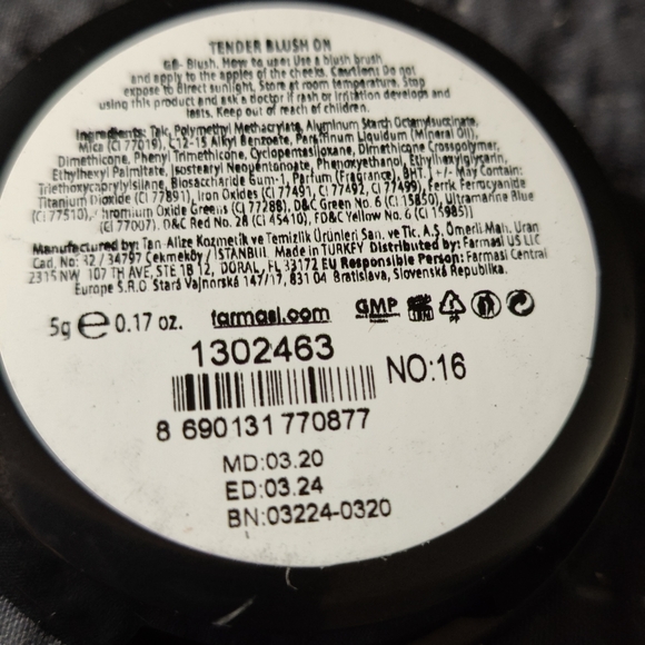 Farmasi make up combo - Picture 7 of 12